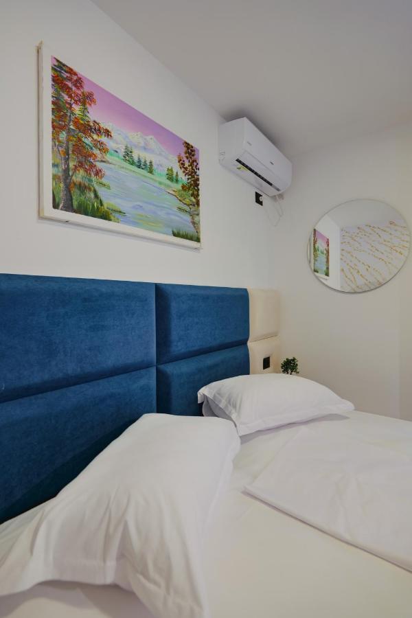 2E Apartments Sarandë Esterno foto