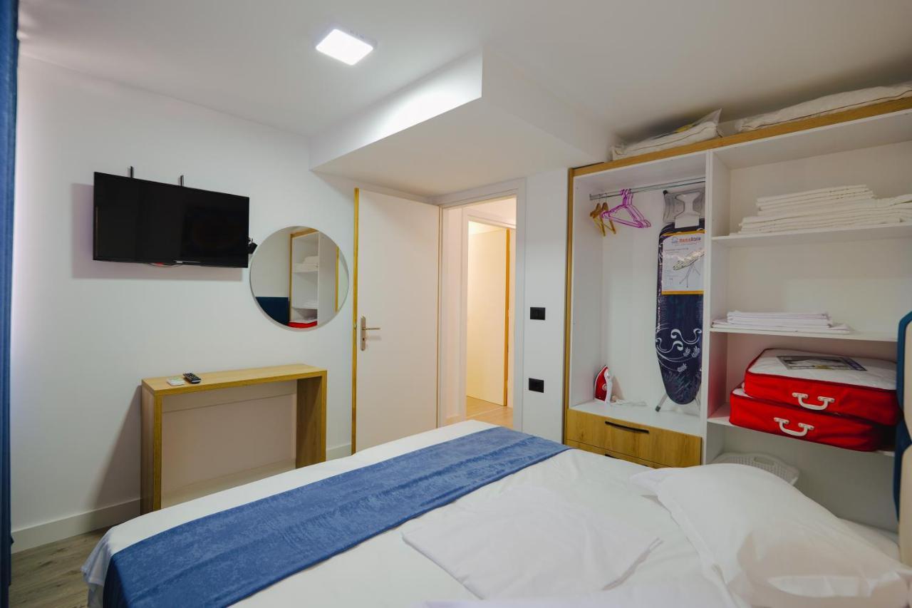 2E Apartments Sarandë Esterno foto
