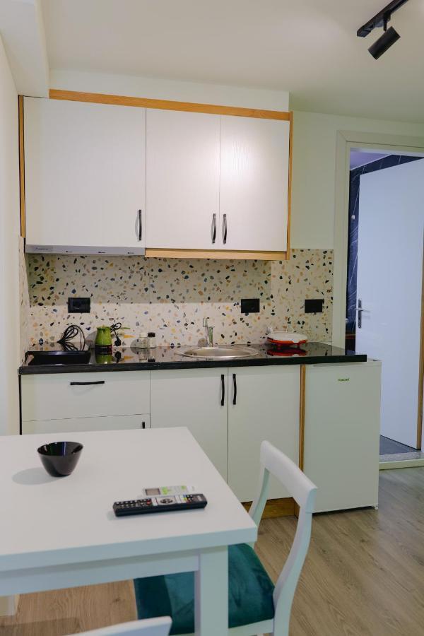 2E Apartments Sarandë Esterno foto
