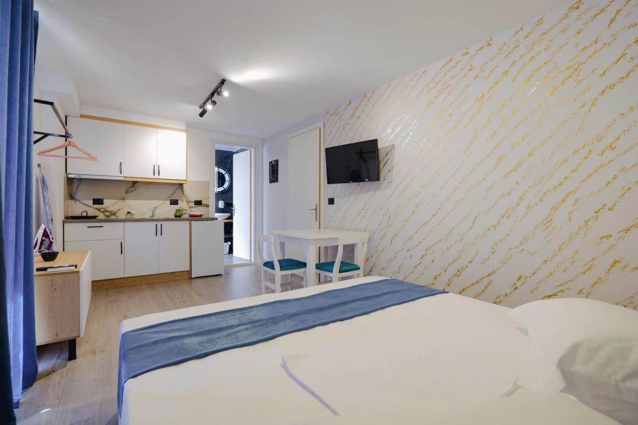 2E Apartments Sarandë Esterno foto