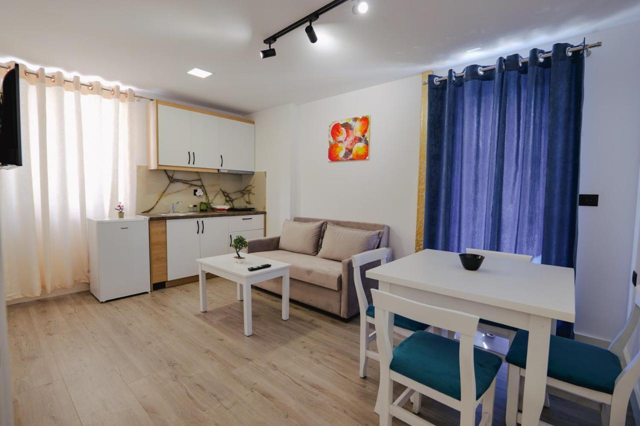 2E Apartments Sarandë Esterno foto